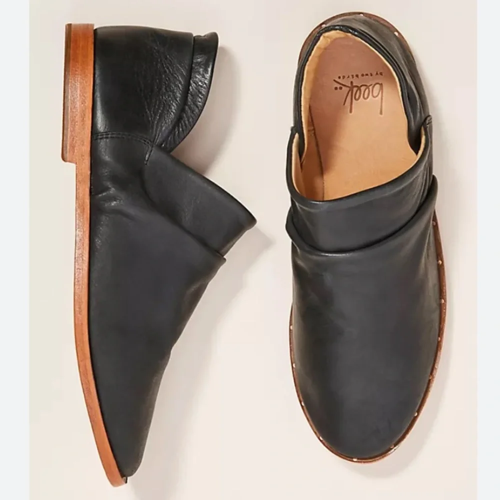 beek Black Leather Slip-On Loafers